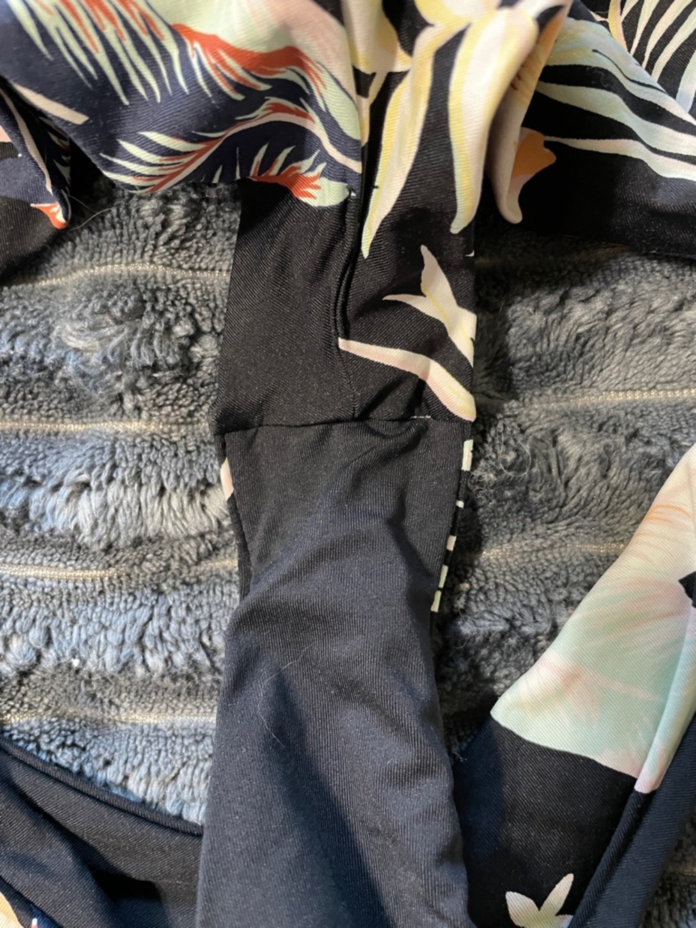 Roxy Beach Like New Bikini Thong Set Anthracite Praslin Size Med 10 Black Floral - Picture 11 of 11
